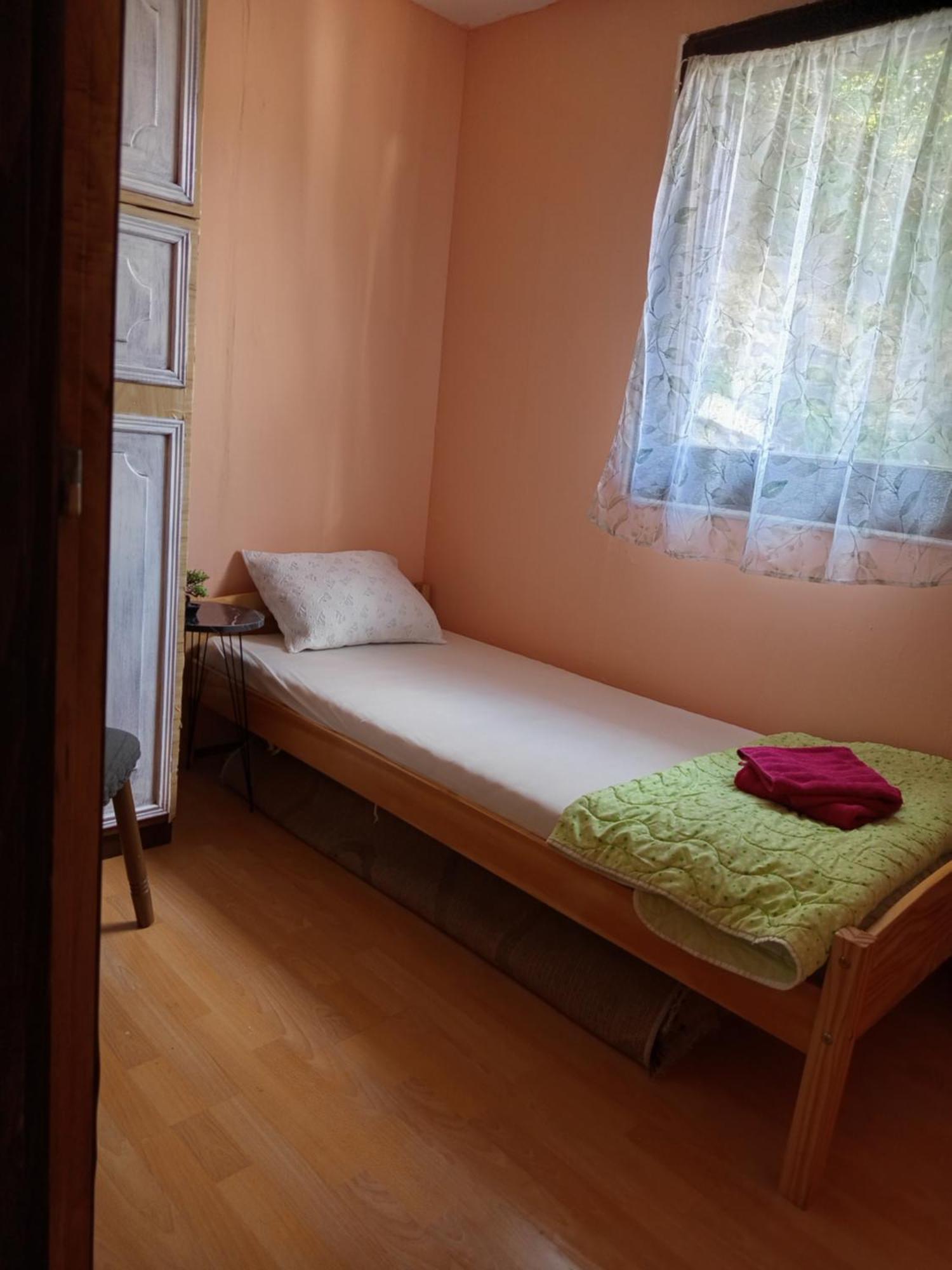 Appartamento Kucica Za Odmor Lena I Matija Sremski Karlovci Esterno foto